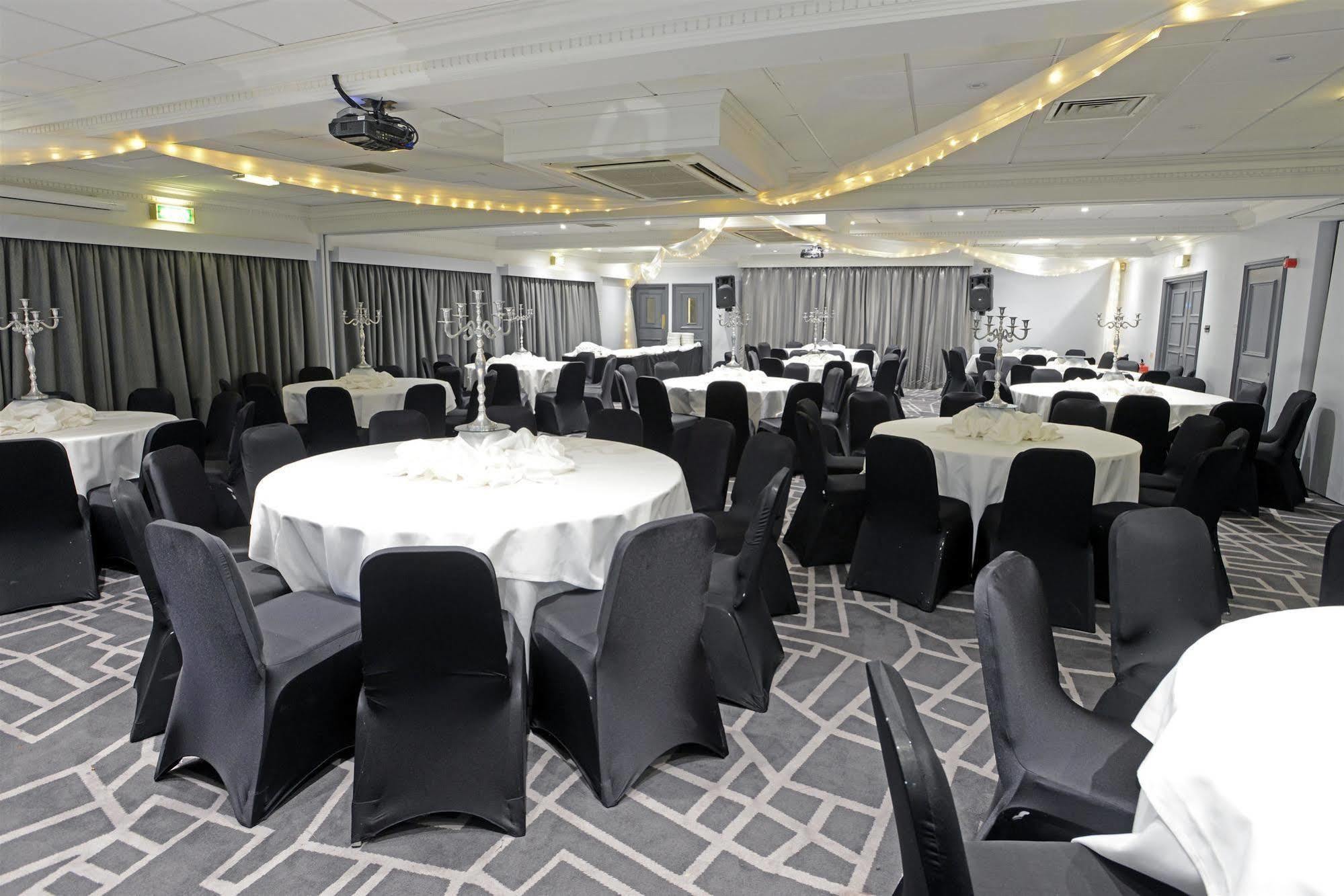 Hotel Village Birmingham Dudley